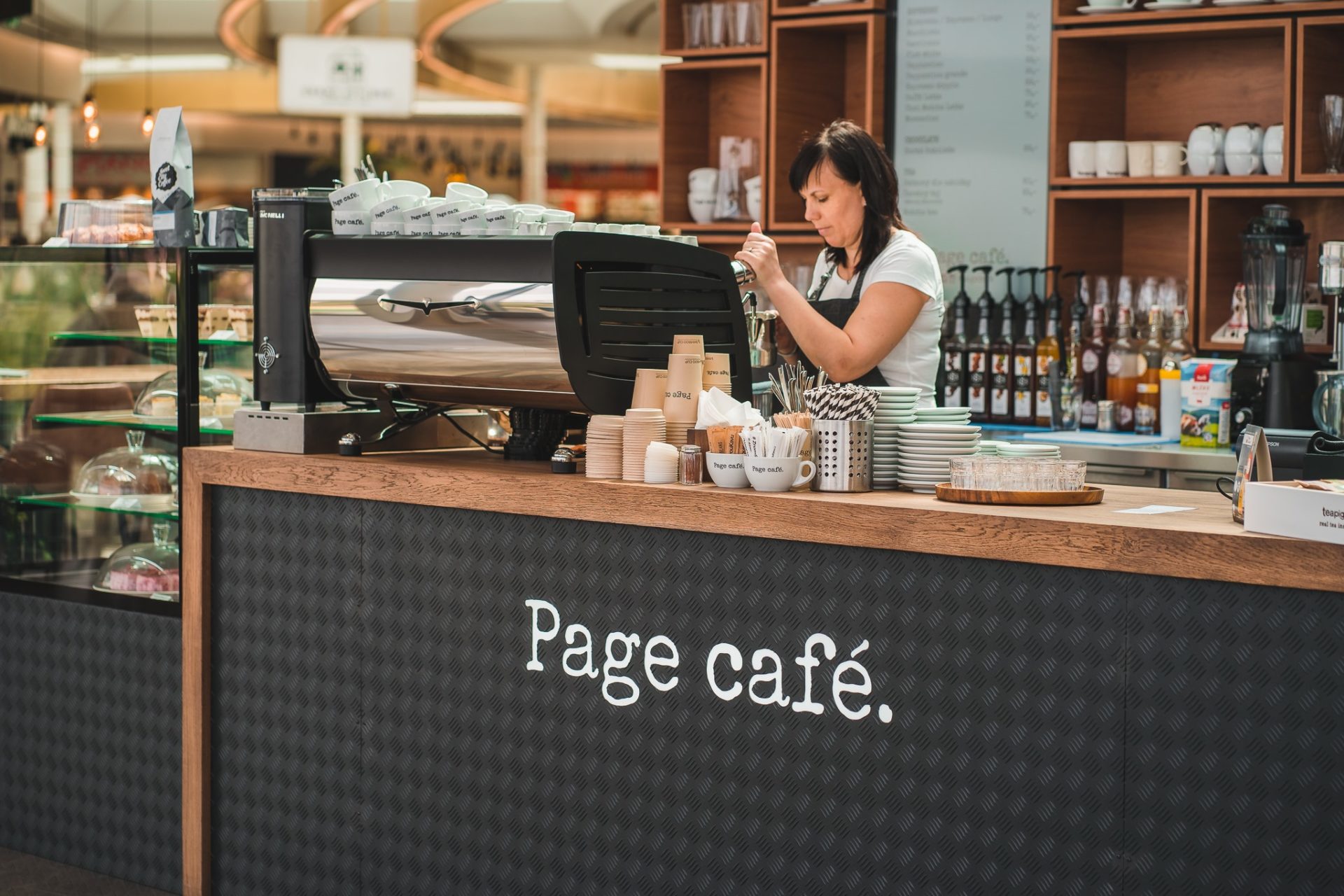 Page Café, kavárna, Praha, návrh interiéru, komerční interiér, architektura, design, produktový design